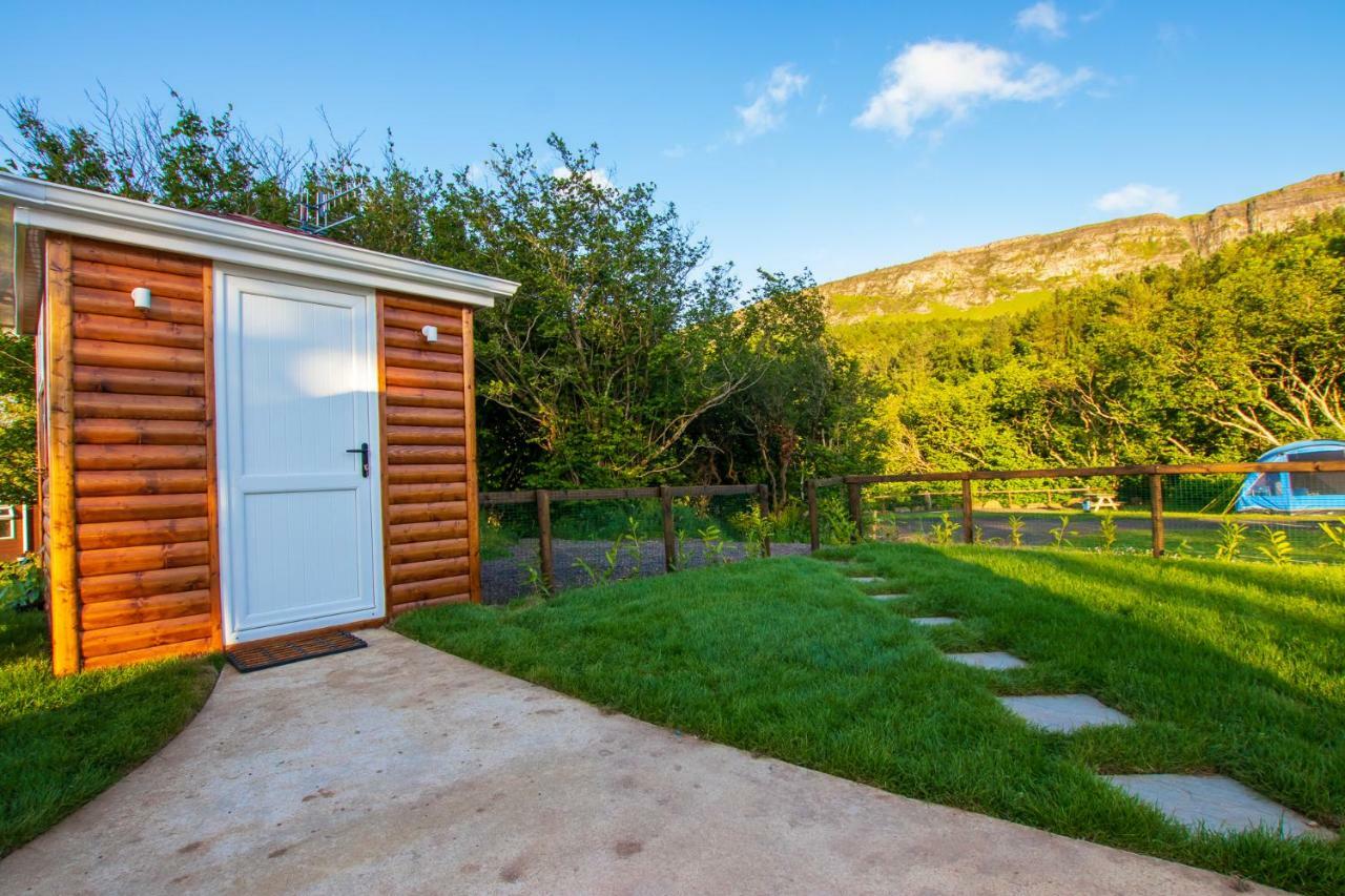 Villa Waterfall Caves Turn-Around-Houses à Limavady Extérieur photo